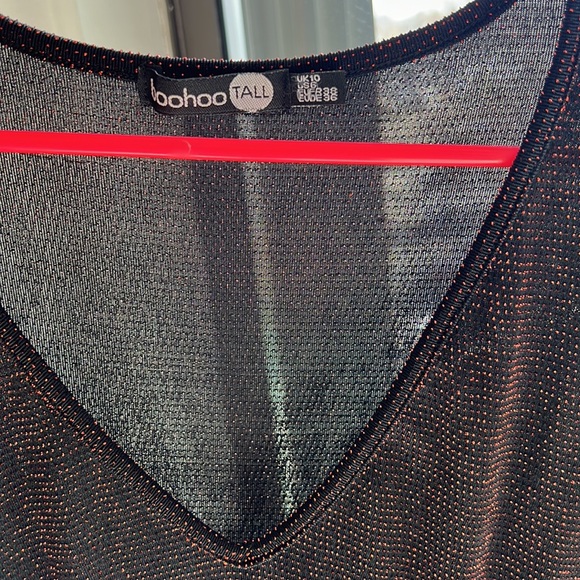 Boohoo sparkly v neck top - Picture 2 of 4